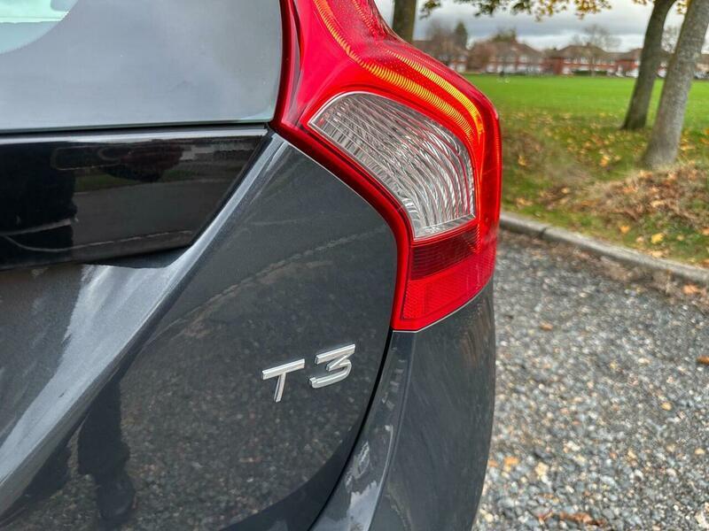 Used Volvo V60 2013 for sale - 76239209: Photo 57