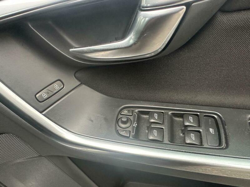 Used Volvo V60 2013 for sale - 76239209: Photo 66