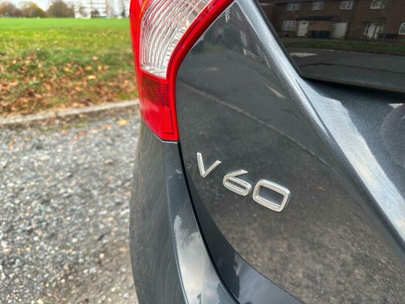 Used Volvo V60 2013 for sale - 76239209: Photo 77