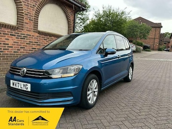 Used Volkswagen Touran 2017 for sale - 76283481: Photo