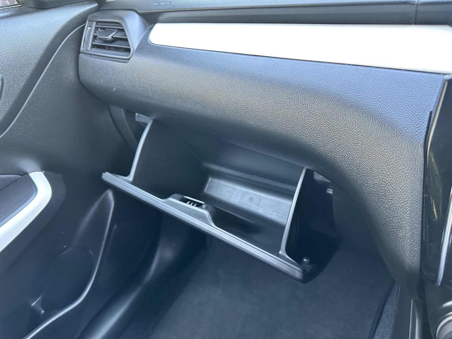 Used Suzuki Swift 2019 for sale - 76152849: Photo 75