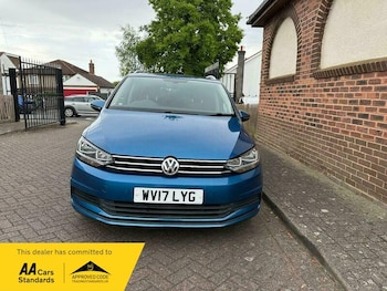 Used Volkswagen Touran 2017 for sale - 76879467: Photo