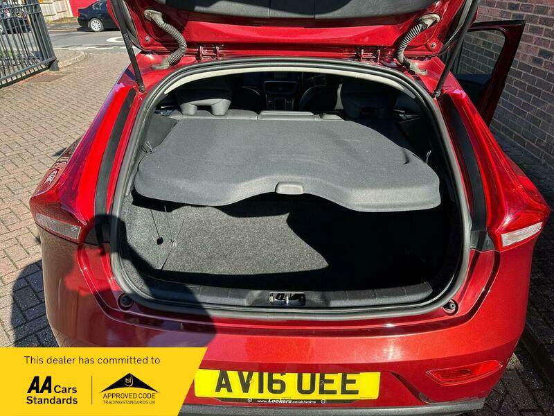 Used Volvo V40 2016 for sale - 76879419: Photo 16