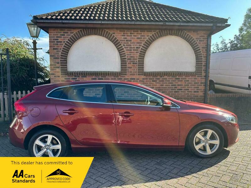 Used Volvo V40 2016 for sale - 76879419: Photo 9