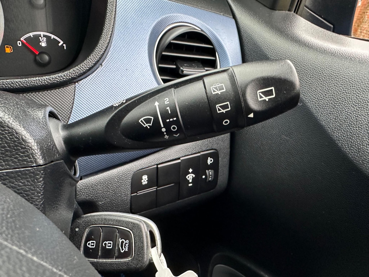 Used Hyundai i10 2018 for sale - 76152187: Photo 19