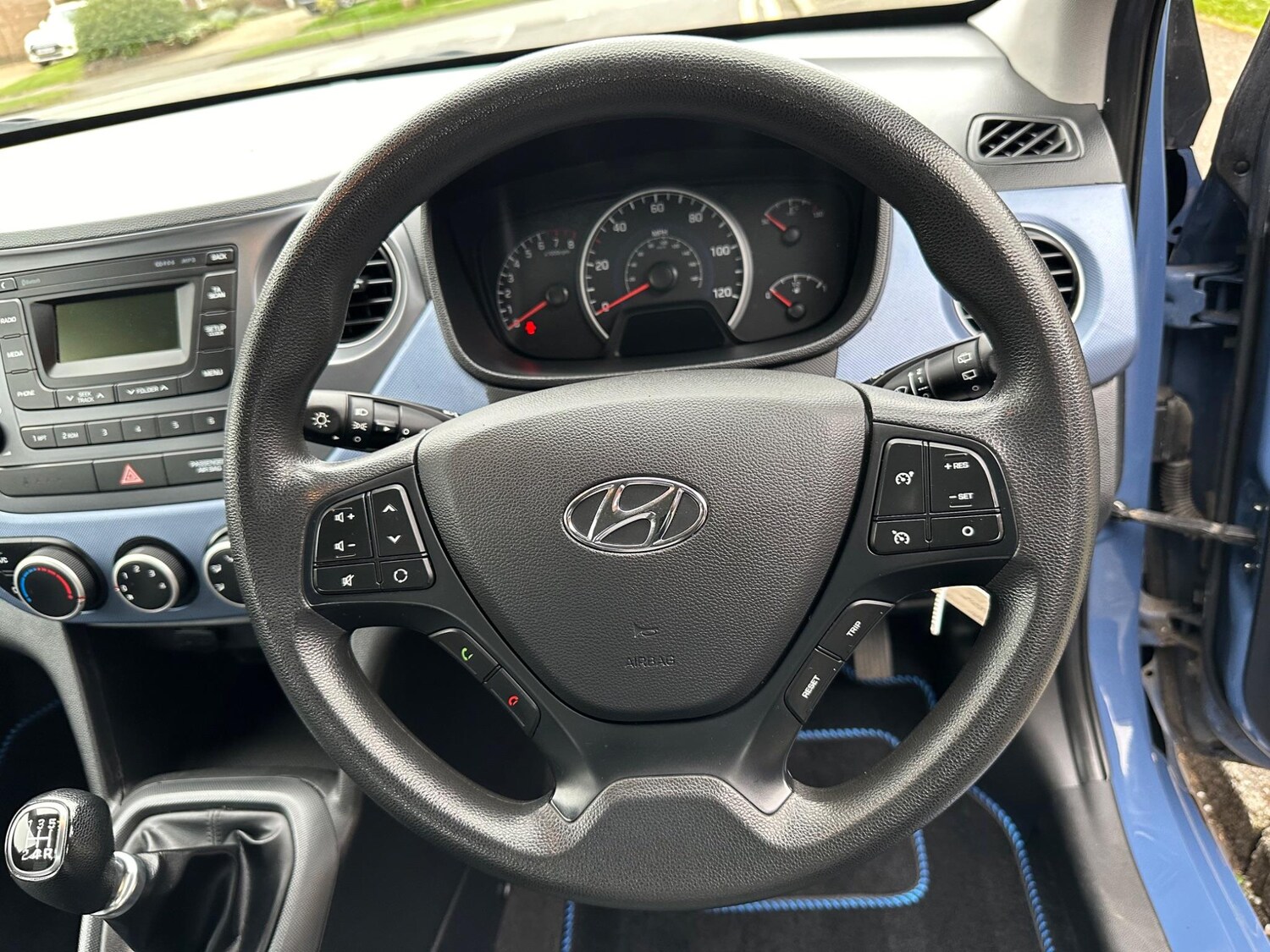 Used Hyundai i10 2018 for sale - 76152187: Photo 30