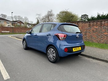 Used Hyundai i10 2018 for sale - 76152187: Photo