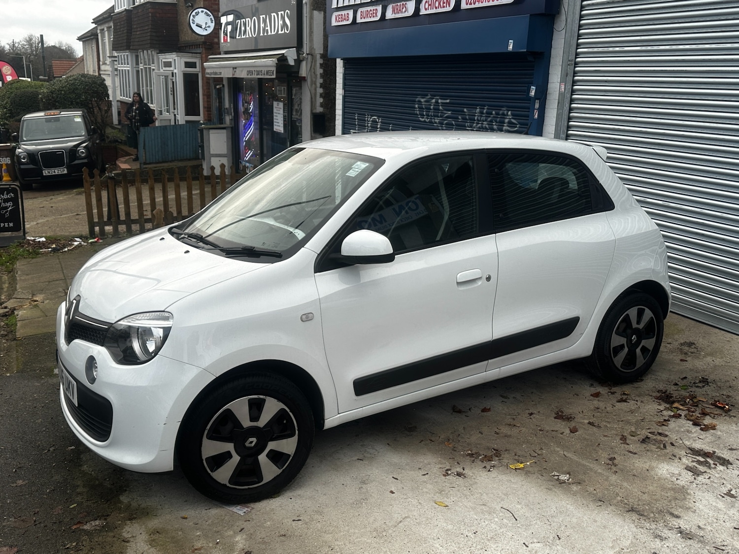 Used Renault Twingo 2016 for sale - 76946132: Photo 2