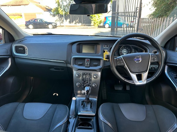 Used Volvo V40 2016 for sale - 76270879: Photo 11