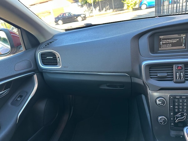 Used Volvo V40 2016 for sale - 76270879: Photo 12