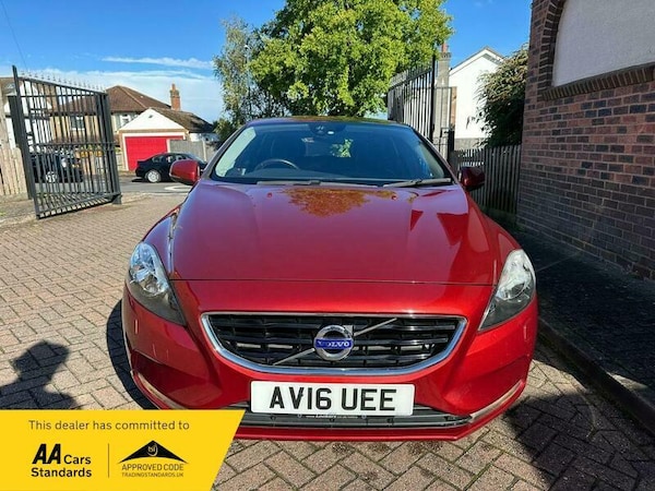Used Volvo V40 2016 for sale - 76270879: Photo 3