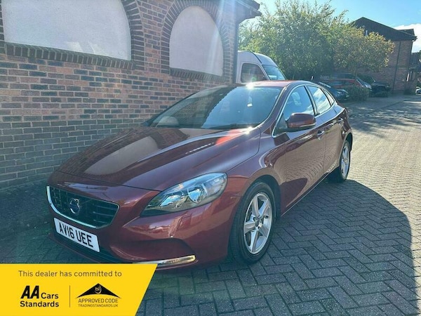 Used Volvo V40 2016 for sale - 76270879: Photo 4