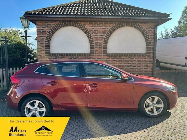 Used Volvo V40 2016 for sale - 76270879: Photo 9