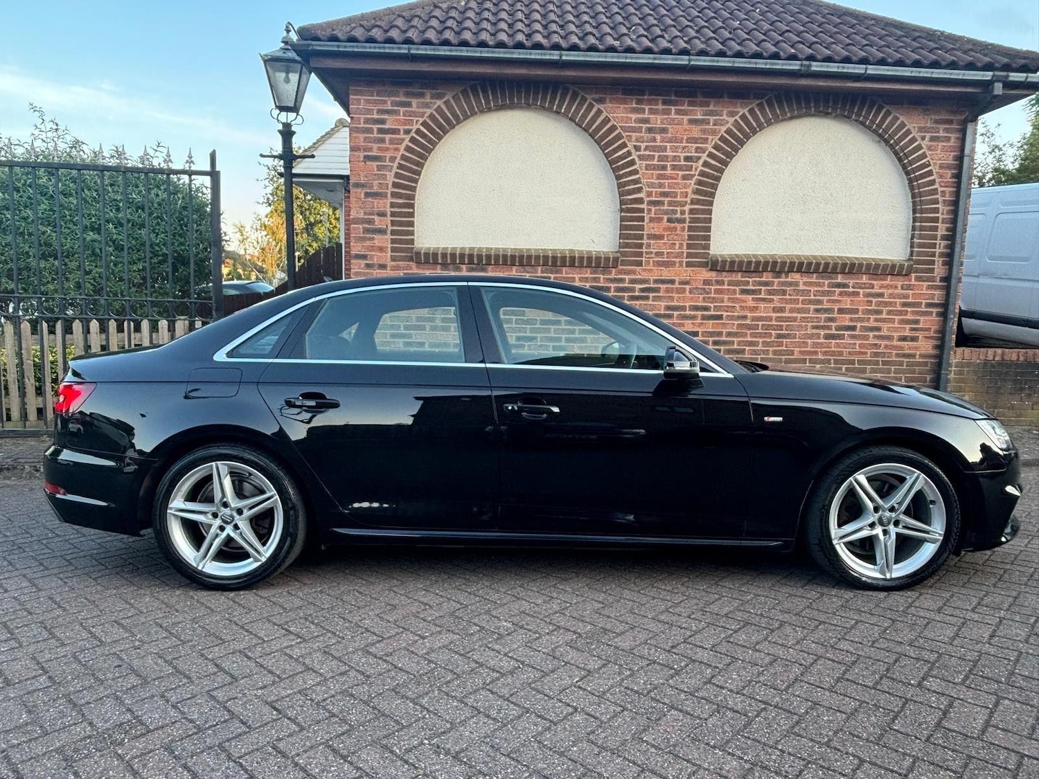Used Audi A4 2018 for sale - 76228124: Photo 8