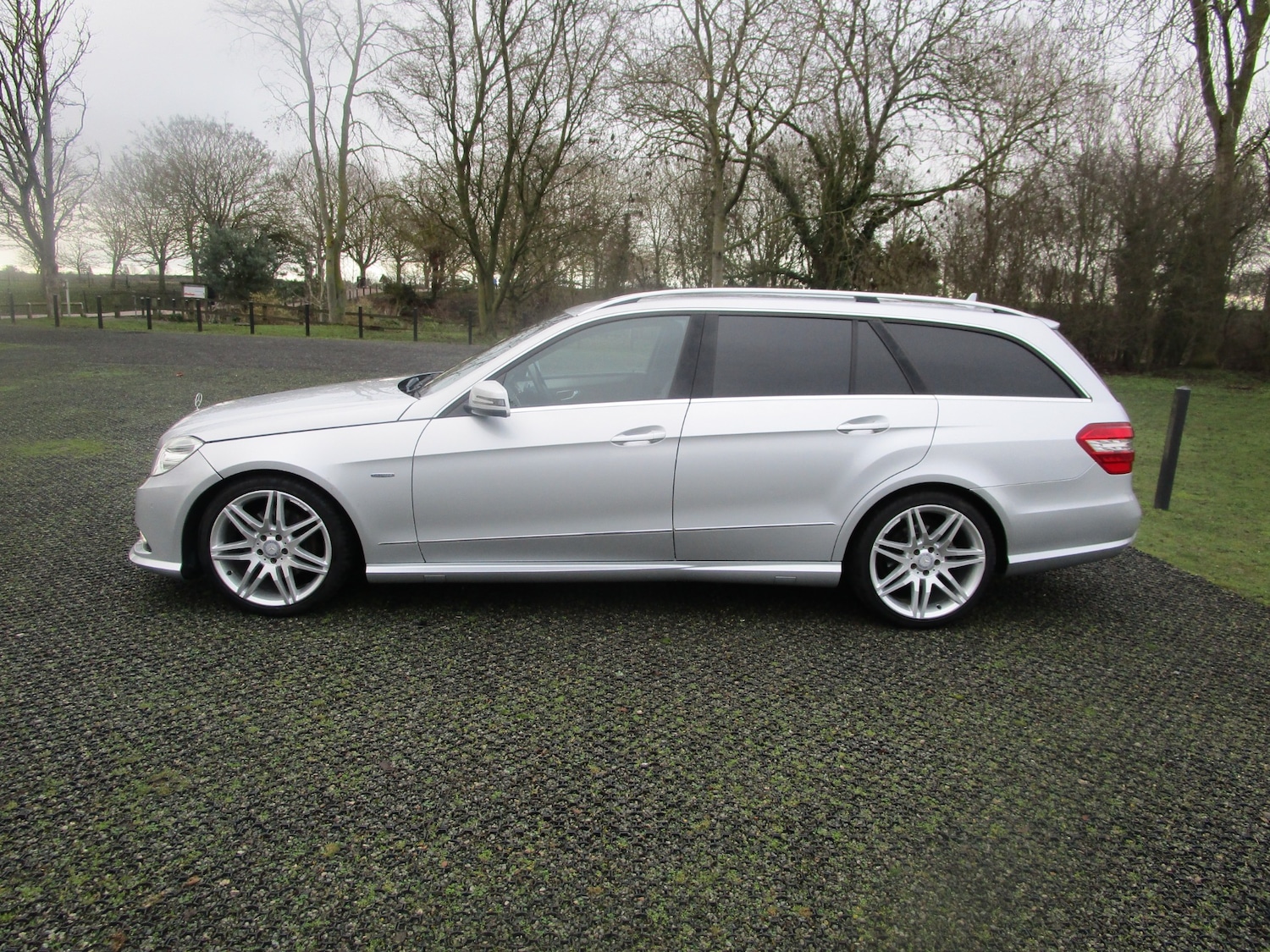 Used Mercedes-Benz E Class 2011 for sale - 77541732: Photo 14