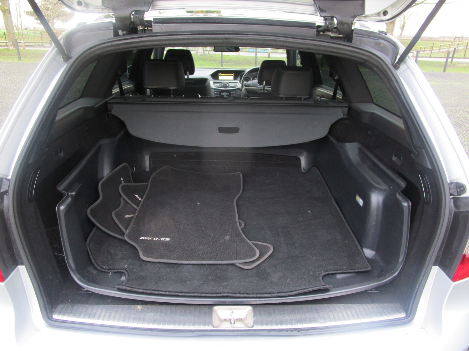 Used Mercedes-Benz E Class 2011 for sale - 77541732: Photo 17