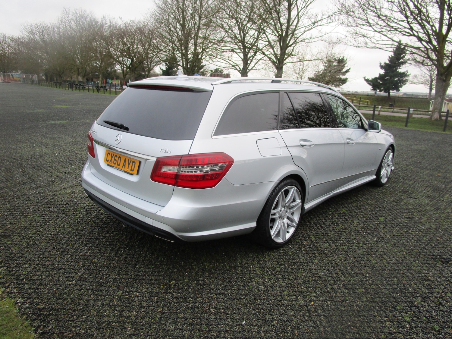 Used Mercedes-Benz E Class 2011 for sale - 77541732: Photo 2