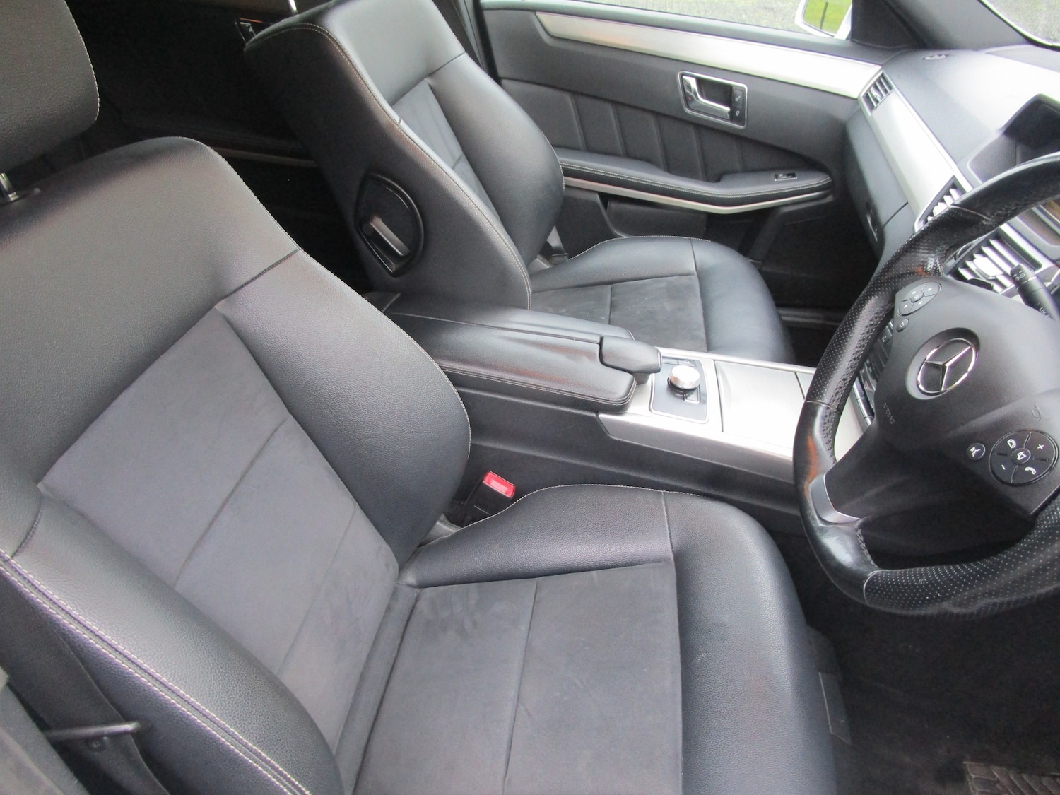 Used Mercedes-Benz E Class 2011 for sale - 77541732: Photo 20