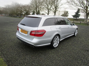 Used Mercedes-Benz E Class 2011 for sale - 77541732: Photo