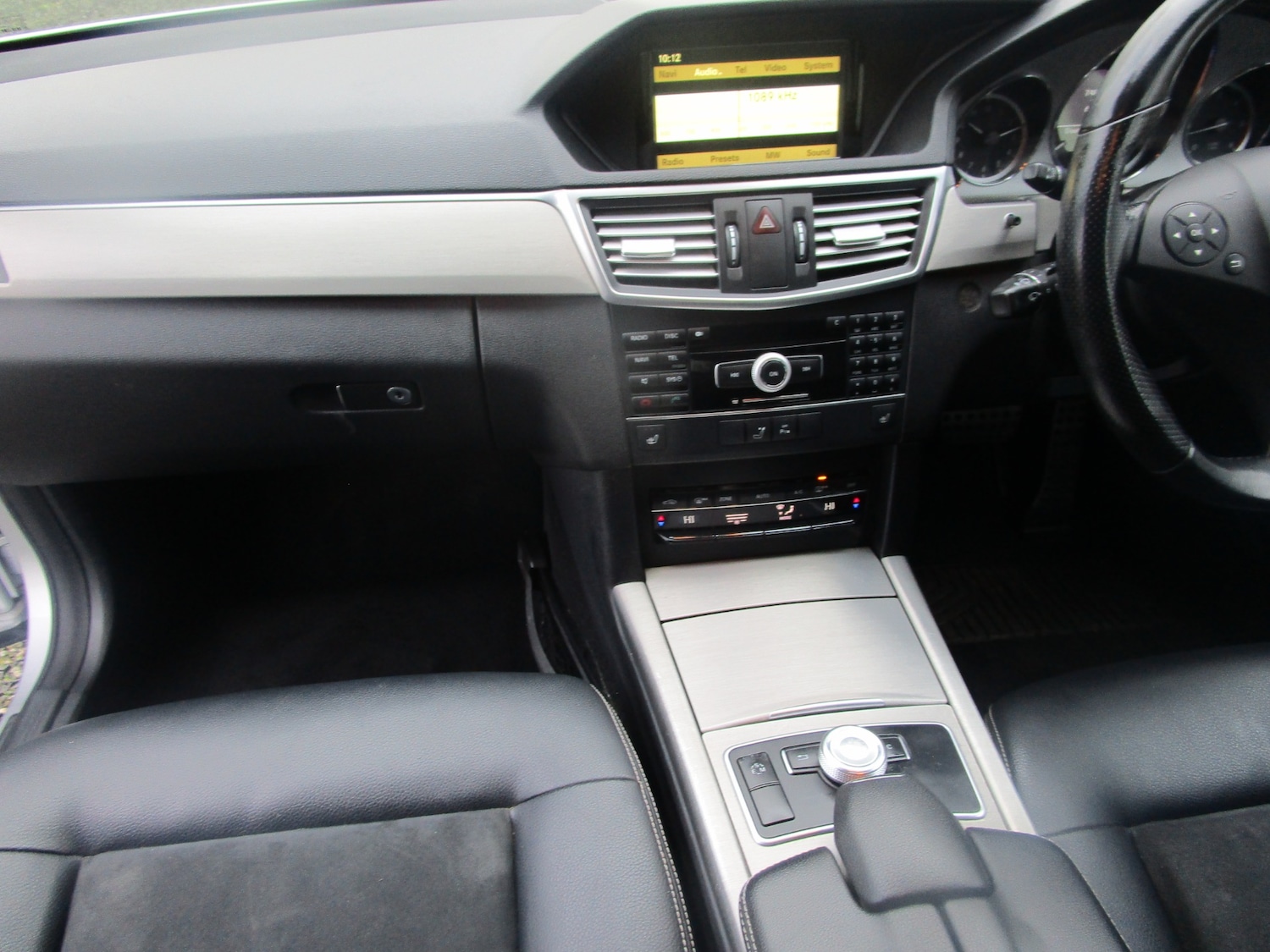 Used Mercedes-Benz E Class 2011 for sale - 77541732: Photo 6