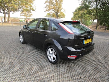 Used Ford Focus 2010 for sale - 79717665: Photo