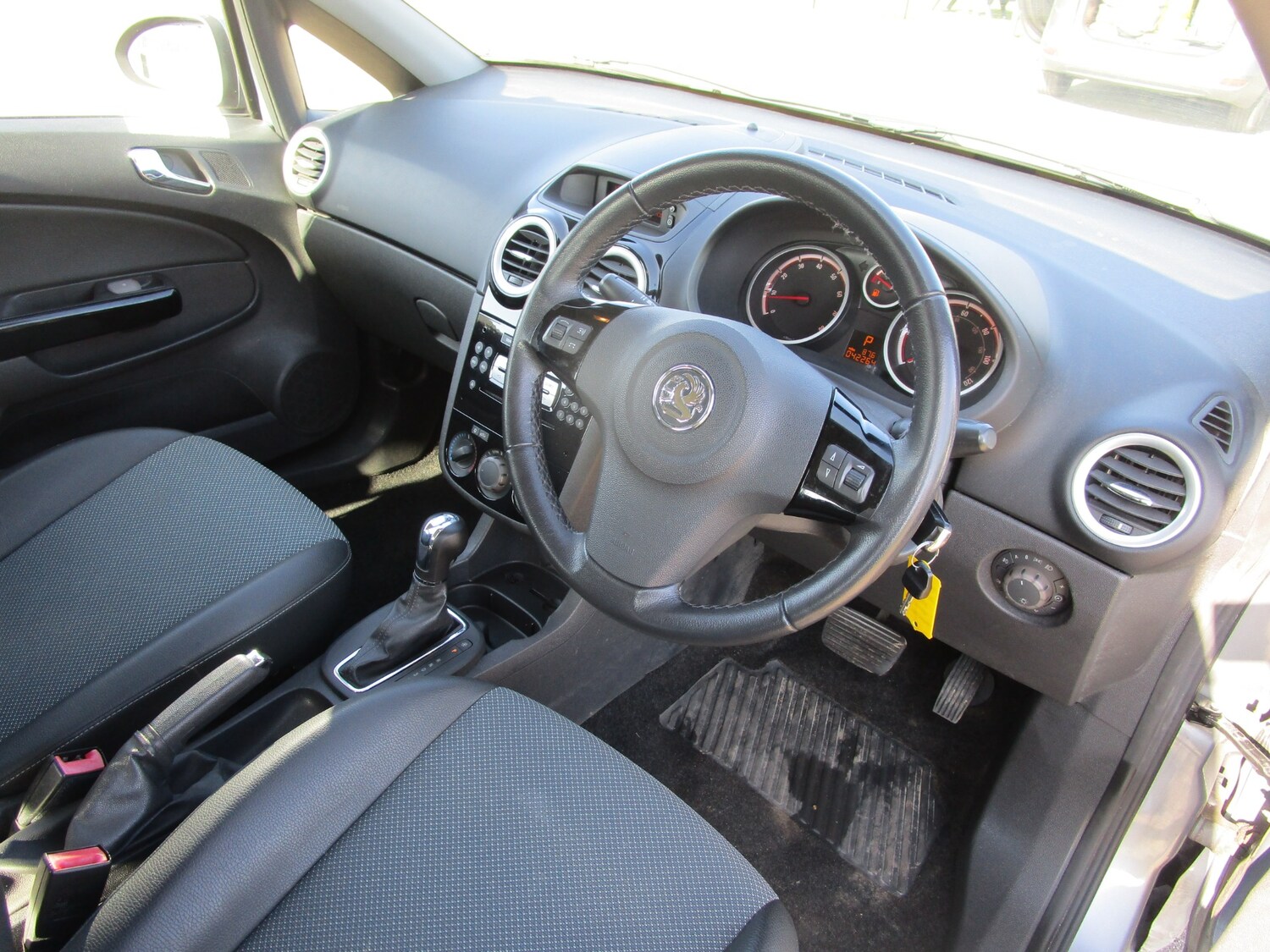 Used Vauxhall Corsa 2009 for sale - 77761949: Photo 19