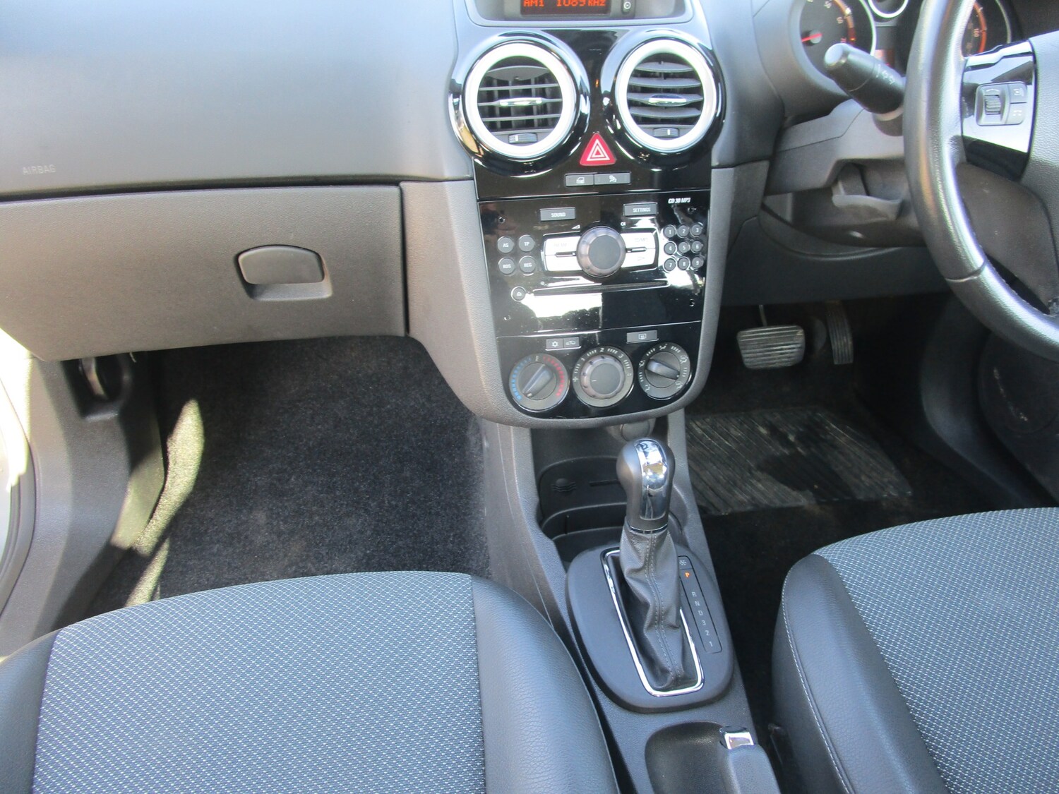 Used Vauxhall Corsa 2009 for sale - 77761949: Photo 6