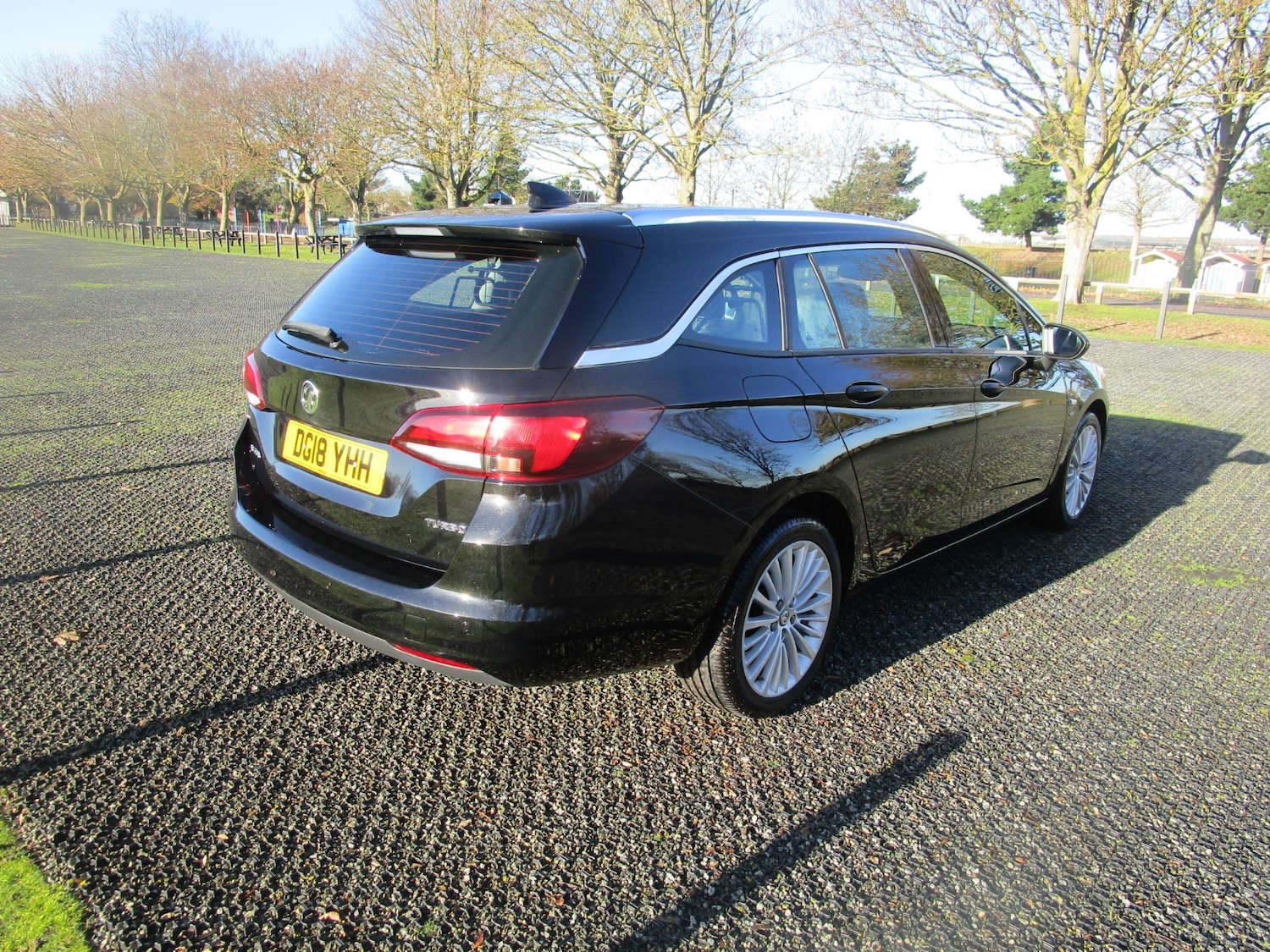 Used Vauxhall Astra 2018 for sale - 76948265: Photo 2