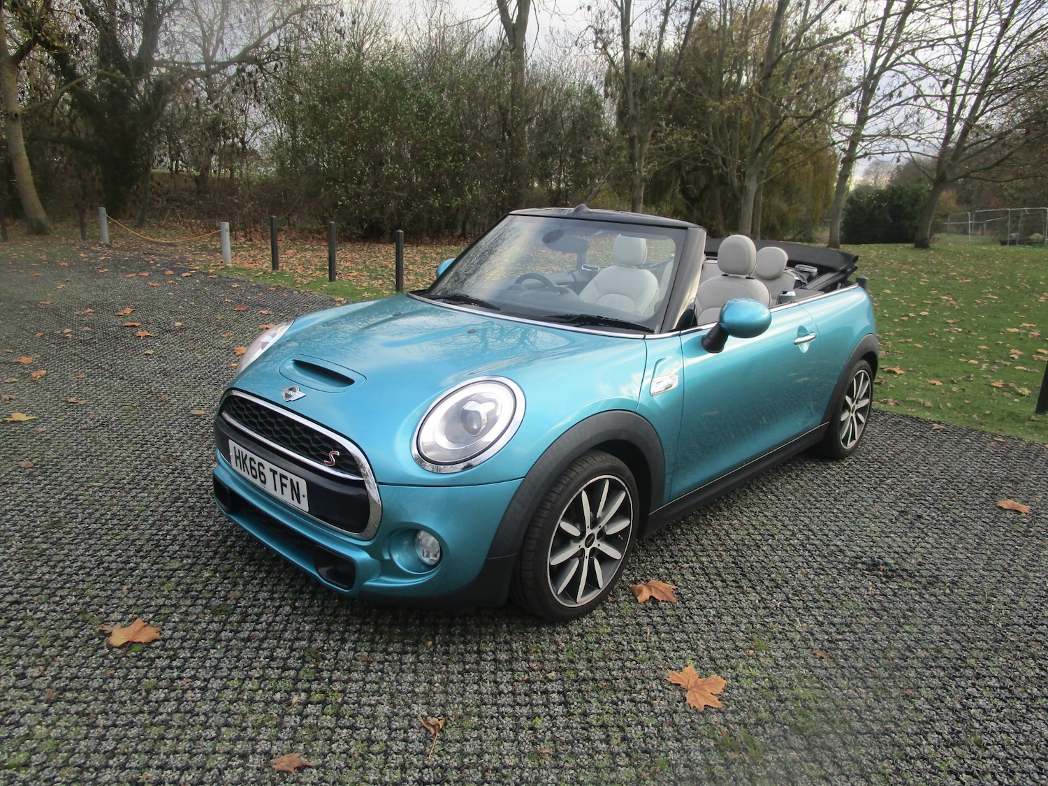 Used MINI Convertible 2016 for sale - 76649693: Photo 11
