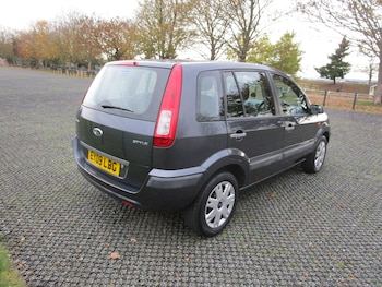 Used Ford Fusion 2009 for sale - 76402244: Photo