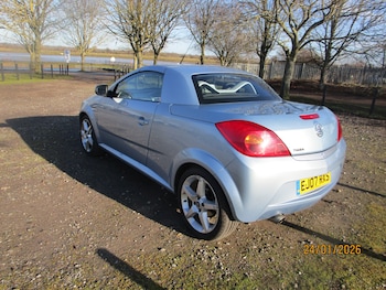 Used Vauxhall Tigra 2007 for sale - 77311310: Photo