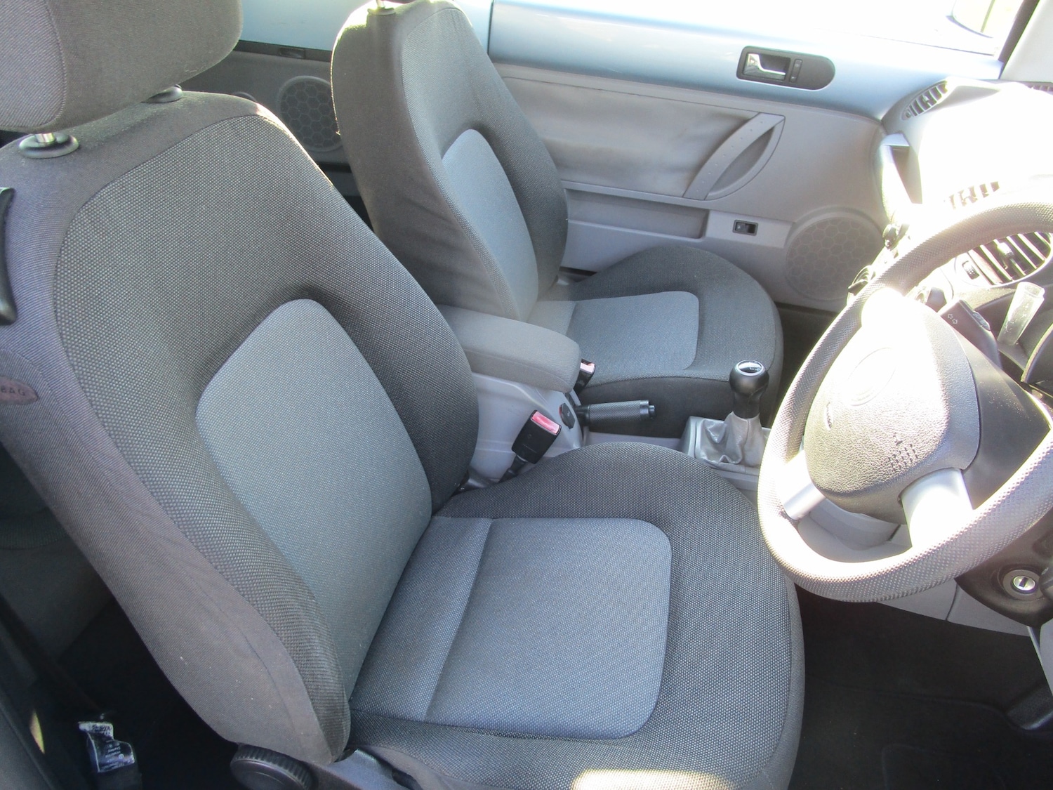 Used Volkswagen Beetle 2005 for sale - 77974011: Photo 17