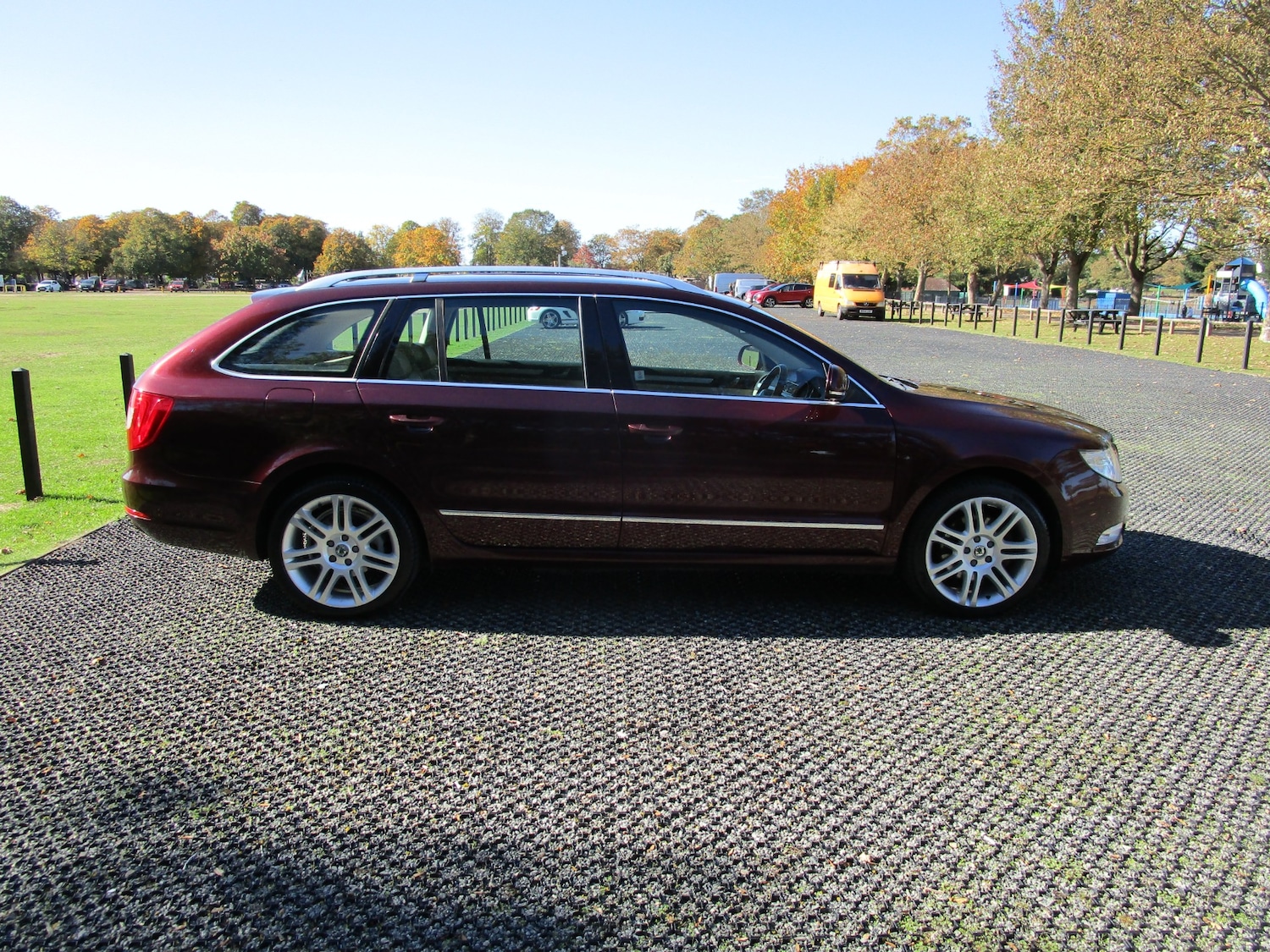 Used Skoda Superb 2010 for sale - 76182413: Photo 12