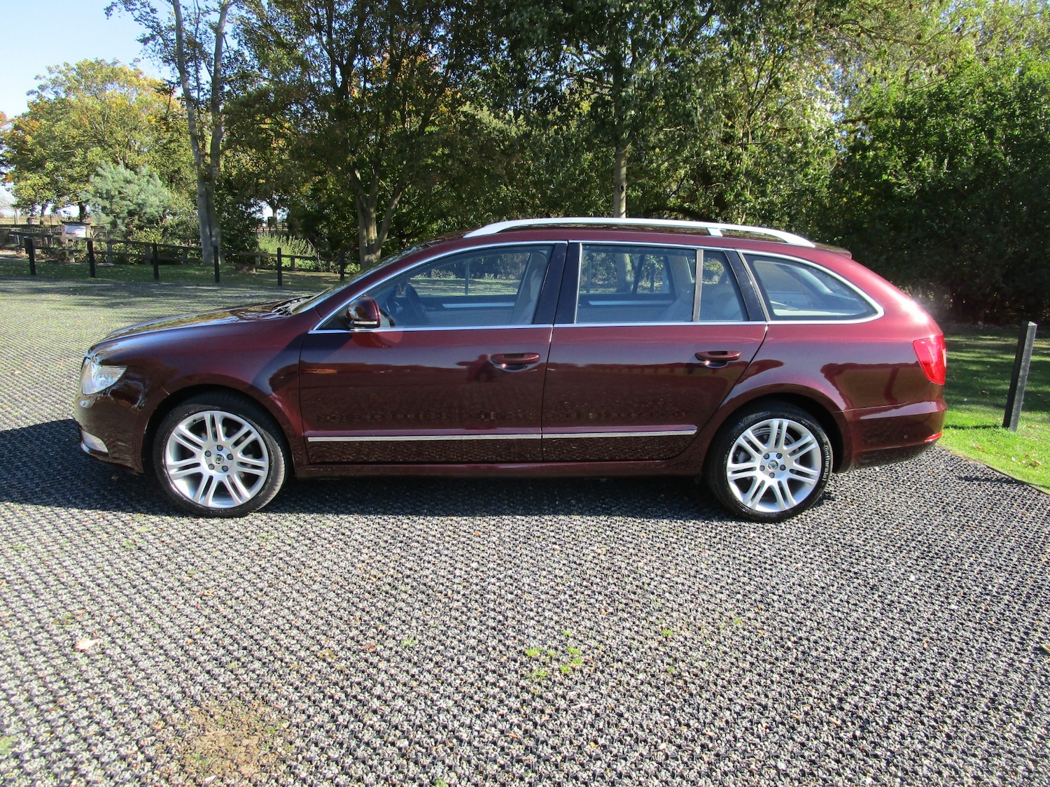 Used Skoda Superb 2010 for sale - 76182413: Photo 14