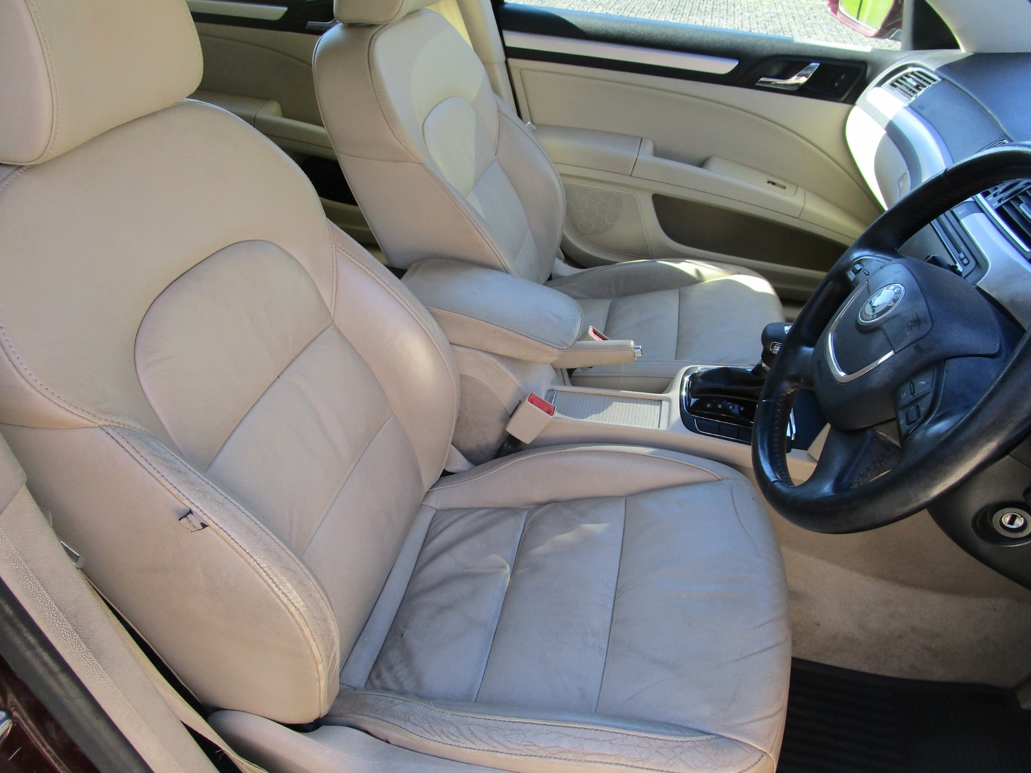 Used Skoda Superb 2010 for sale - 76182413: Photo 19