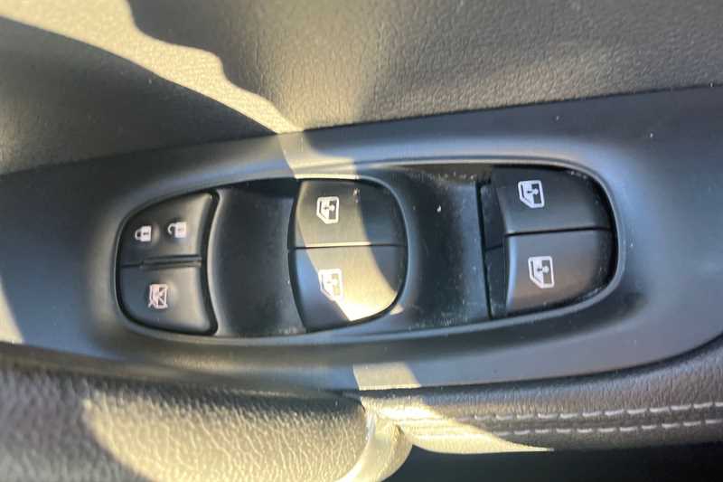 Used Nissan Qashqai 2018 for sale - 76636144: Photo 19