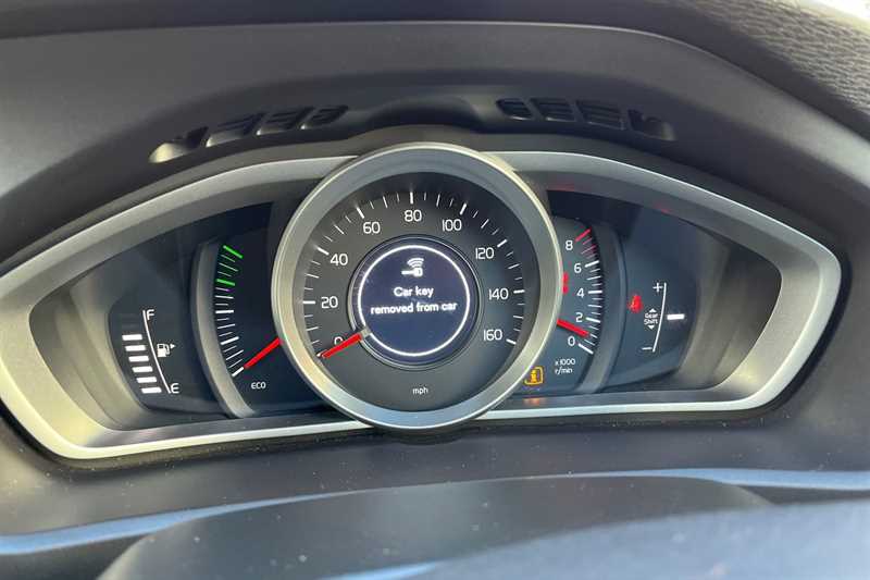 Used Volvo V40 2018 for sale - 76754821: Photo 14