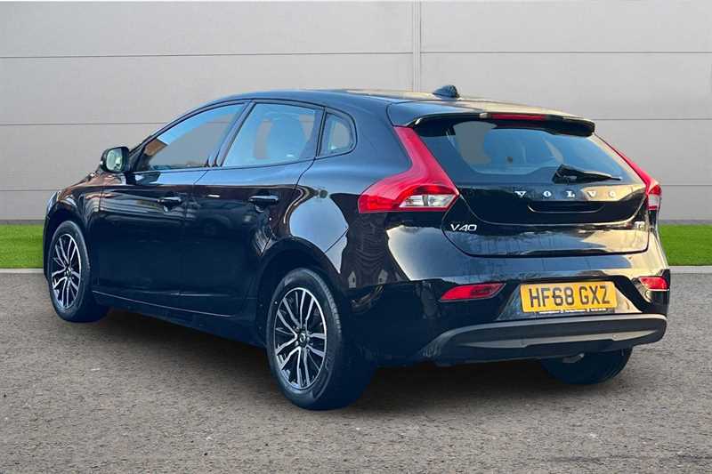 Used Volvo V40 2018 for sale - 76754821: Photo 2