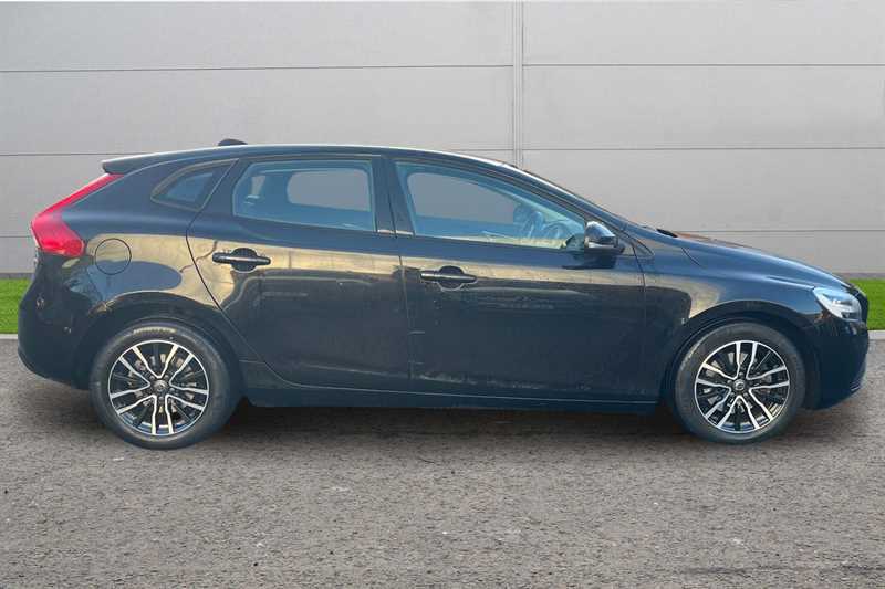Used Volvo V40 2018 for sale - 76754821: Photo 3