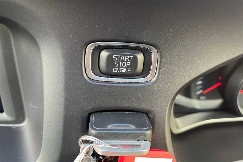 Used Volvo V40 2018 for sale - 76754821: Photo 38