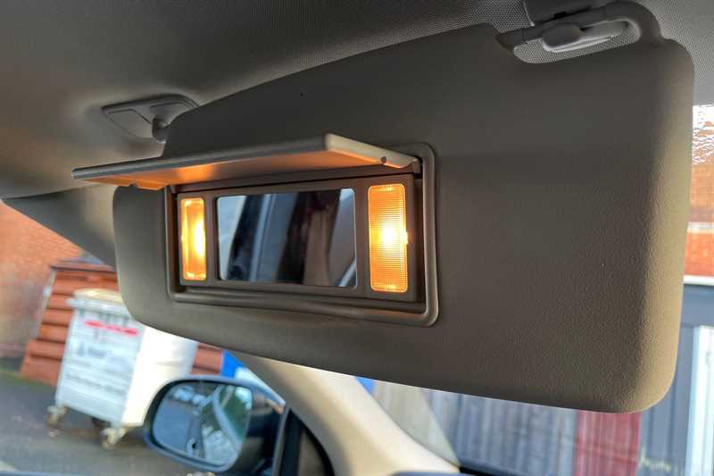 Used Volvo V40 2018 for sale - 76754821: Photo 39