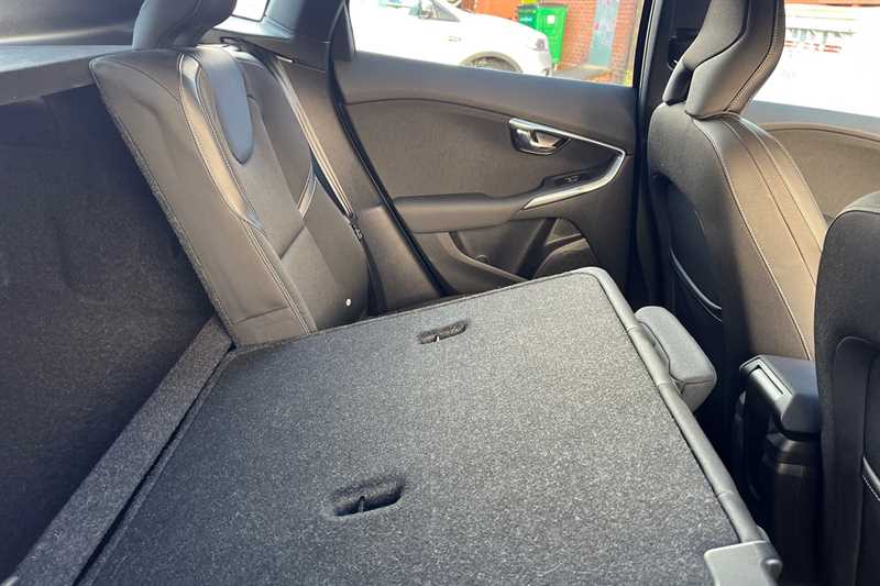 Used Volvo V40 2018 for sale - 76754821: Photo 40