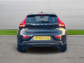 Used Volvo V40 2018 for sale - 76754821: Photo