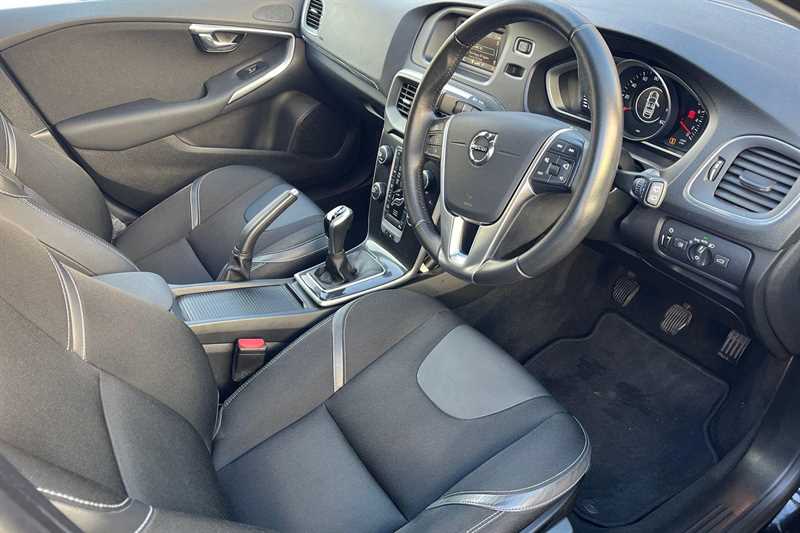 Used Volvo V40 2018 for sale - 76754821: Photo 8
