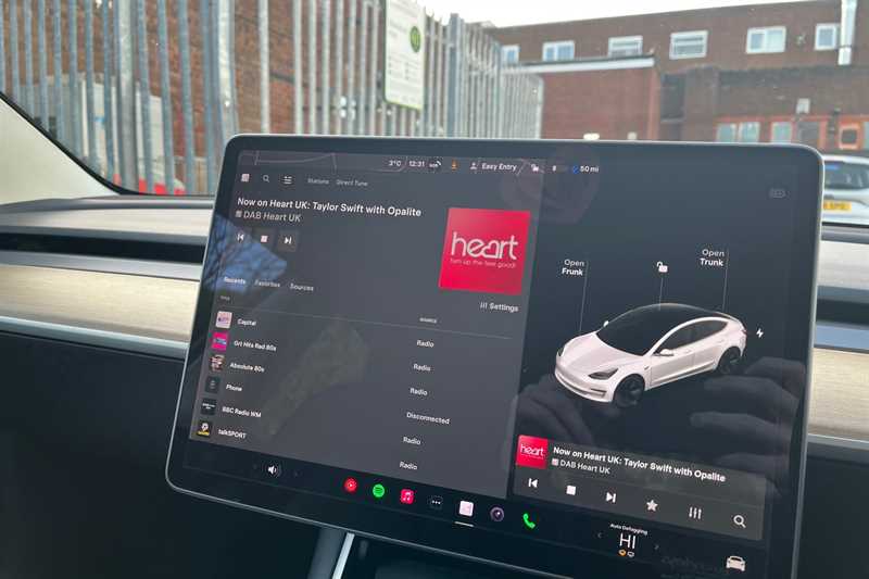 Used Tesla Model 3 2020 for sale - 76705882: Photo 11