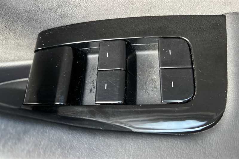 Used Tesla Model 3 2020 for sale - 76705882: Photo 18