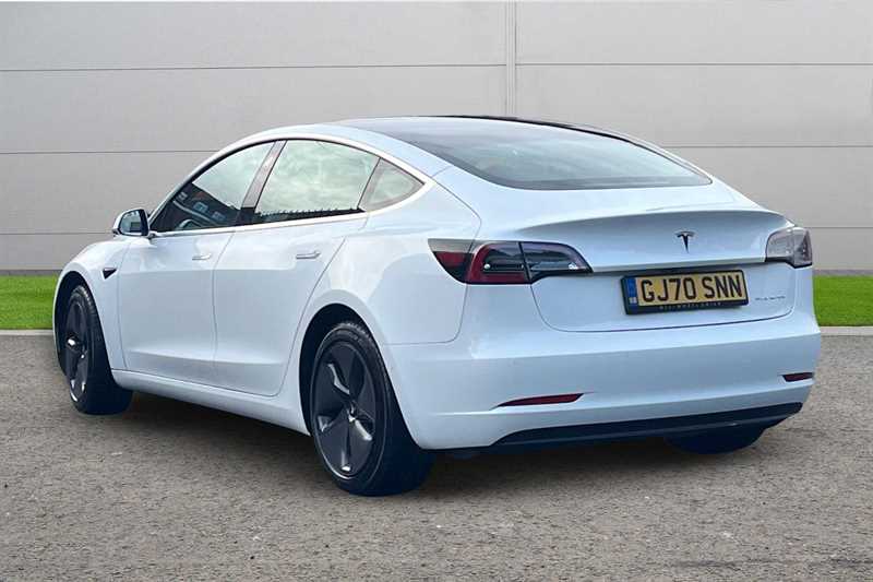 Used Tesla Model 3 2020 for sale - 76705882: Photo 2