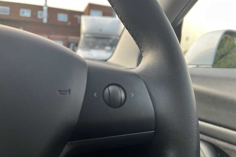 Used Tesla Model 3 2020 for sale - 76705882: Photo 25