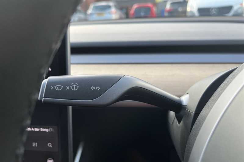 Used Tesla Model 3 2020 for sale - 76705882: Photo 28