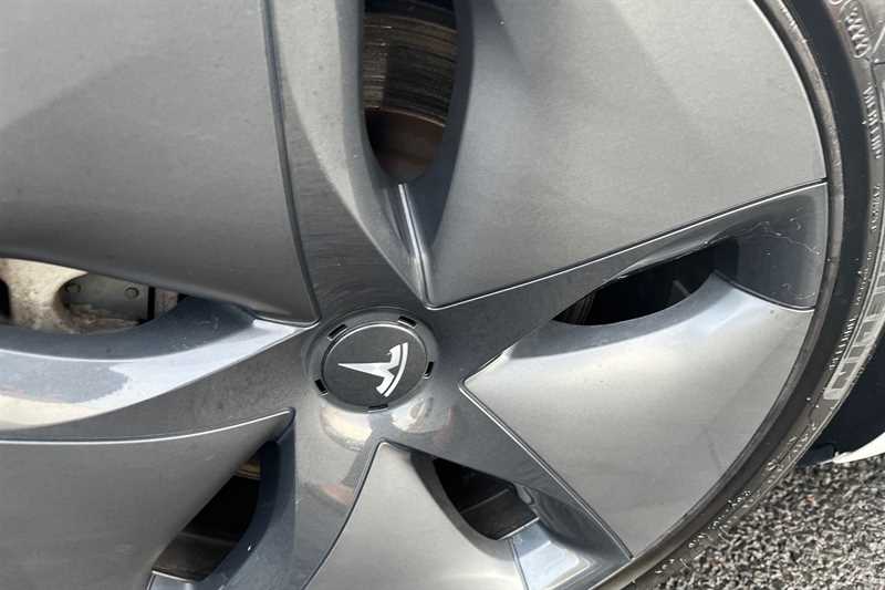 Used Tesla Model 3 2020 for sale - 76705882: Photo 40